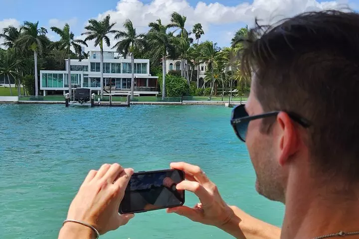 Miami City Half-Day Bus Tour with South Beach Cruise