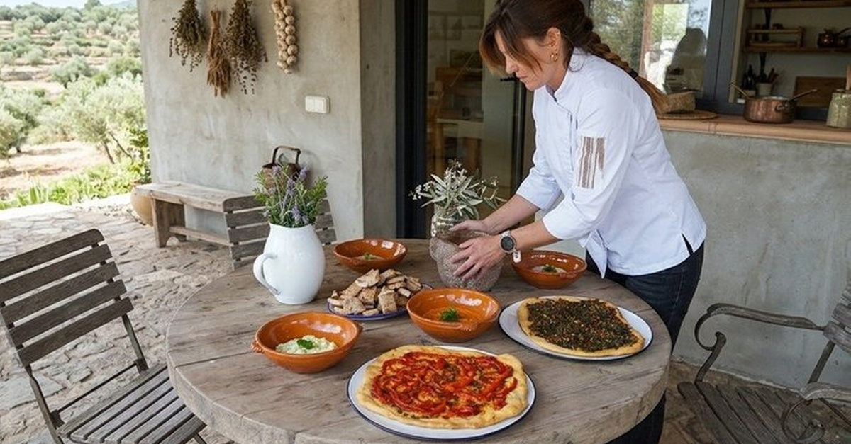 Actividad de senderismo por la Serra de Tramuntana con paella en Palma de Mallorca