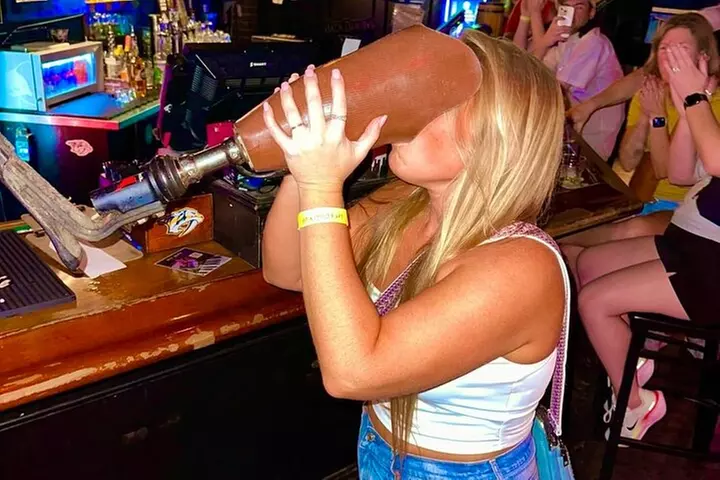 Guided Pub Crawl Walking Tour of Downtown Nashville