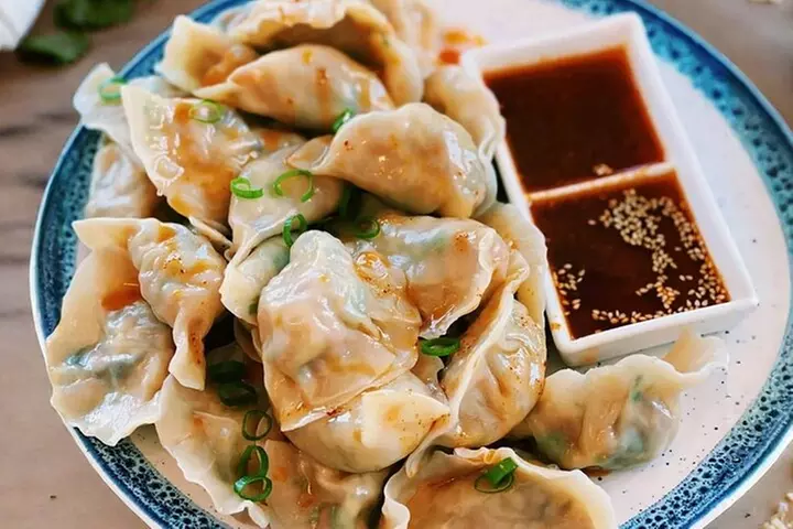 NYC: Chinatown & Little Italy Food Tour with 7 Flavorful Tastings