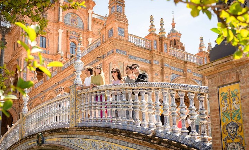 Image 7: Tour a pie por Sevilla, Museo Flamenco y crucero por el Guadalquivir