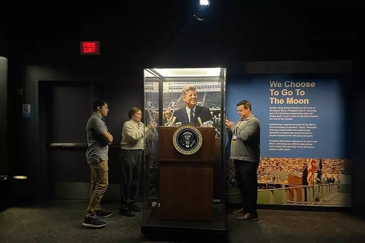 Houston: Tunnel Tour & NASA Space Center Ticket/Transport