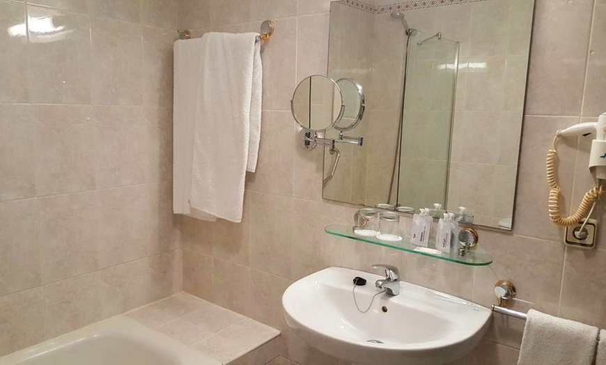 Image 7: ✈ SPANJE | Sevilla - Hotel Virgen de los Reyes 3*, 2 nachten - City...