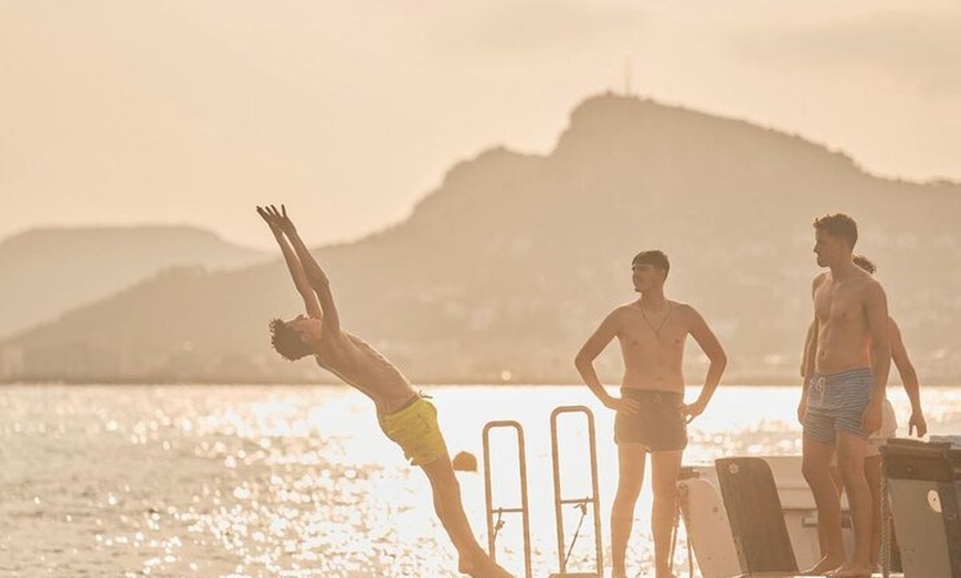 Image 7: Navegación Durante la Puesta de Sol por el Parque Natural Montgrí