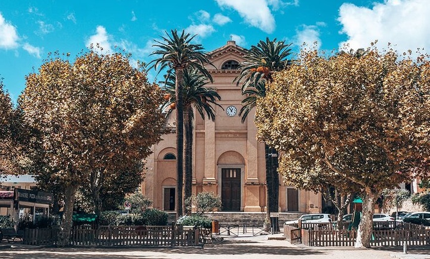 Image 6: Découverte de l'Ile Rousse et dégustation de vin de Calvi