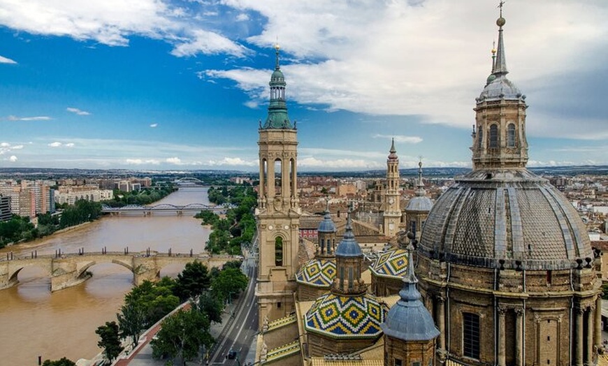 Image 3: Visita Autoguiada a Zaragoza: Caza del Carroñero