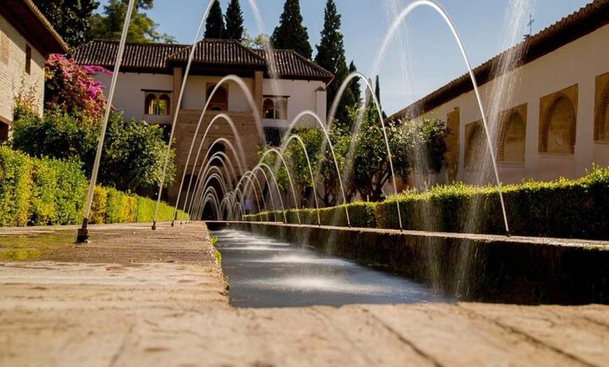 Image 6: Visita Guiada a la Alhambra con Guías Oficiales