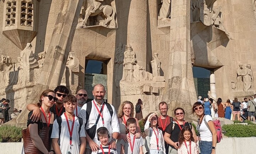 Image 7: Barcelona : Tour semiprivado Sagrada Familia sin colas