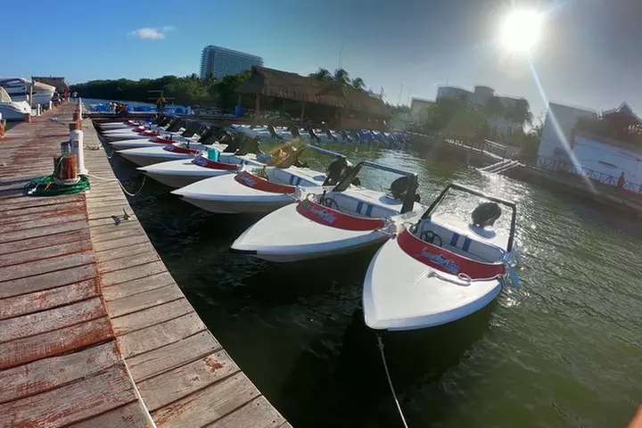 Breathtaking experience driving a speedboat in Cancun with Snorkeling included - Primary Image