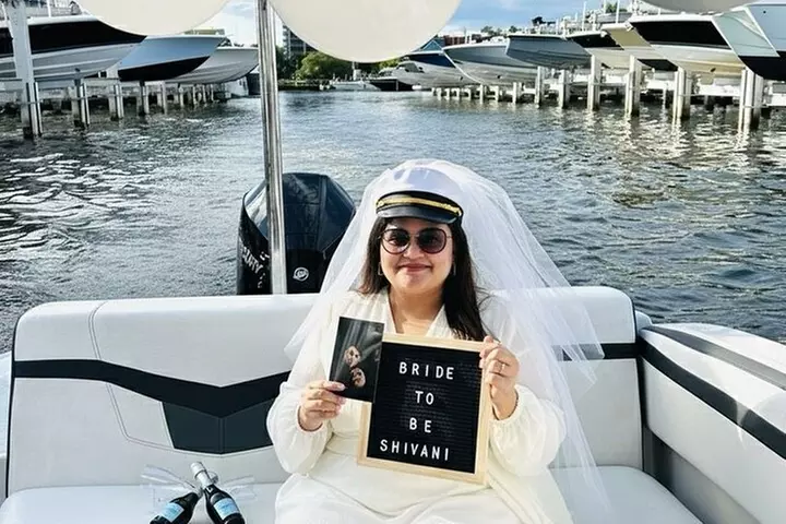 Miami Boat Tour –Day and Night Cruises with Champagne