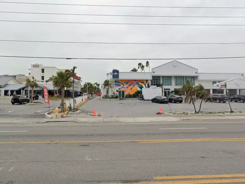 Parking at Beachcomber Hotel Lot