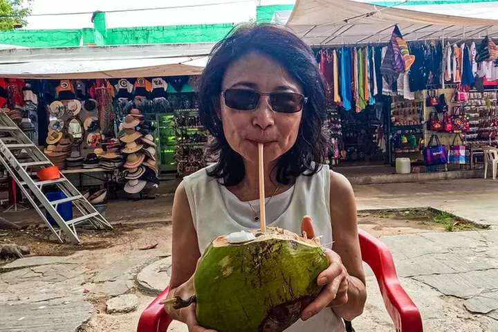 Cancun City Shopping and Local Food Tour Private Experience