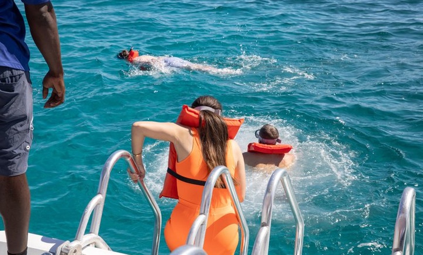 Image 12: Rose Island Snorkeling, Beach Day with Unlimited Rum Punch