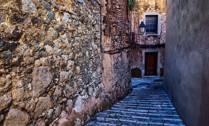Image 6: Girona Ciudad medieval Tour privado de 8 horas desde Barcelona