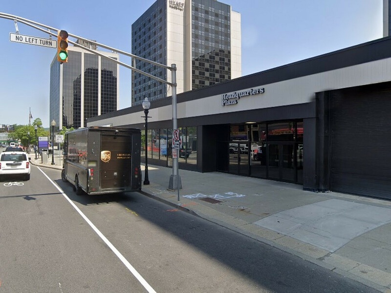 Parking at LAZ Parking - Headquarters Plaza - Valet