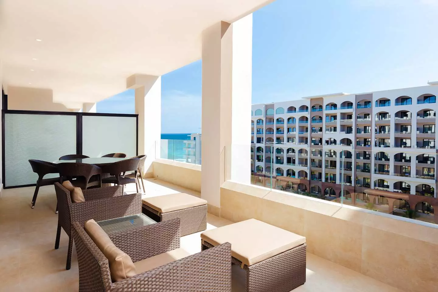 ✈ BASSA CALIFORNIA | Cabo San Lucas - Villa La Valencia Beach Resor...