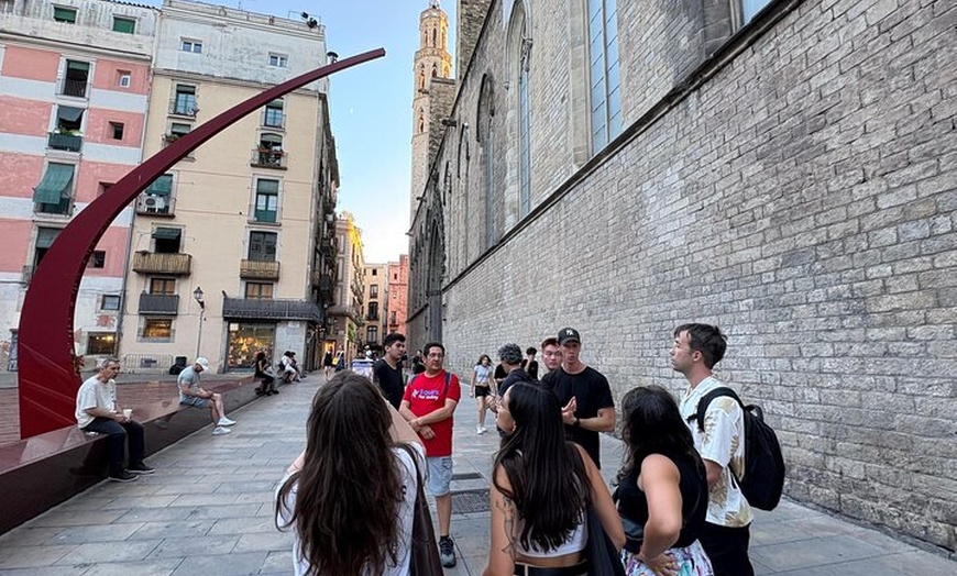 Image 6: Tour gastronómico y a pie por la mañana de Barcelona con sabores lo...