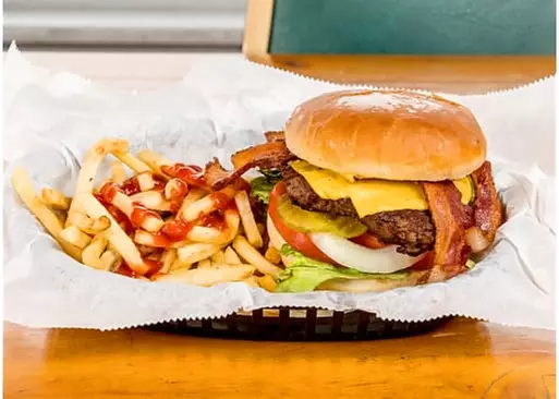 5% Cash Back at Doug's Motor City Bar & Grill