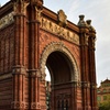 Image 3: Sesión de fotos de Timeless Elegance en Arc de Triomf