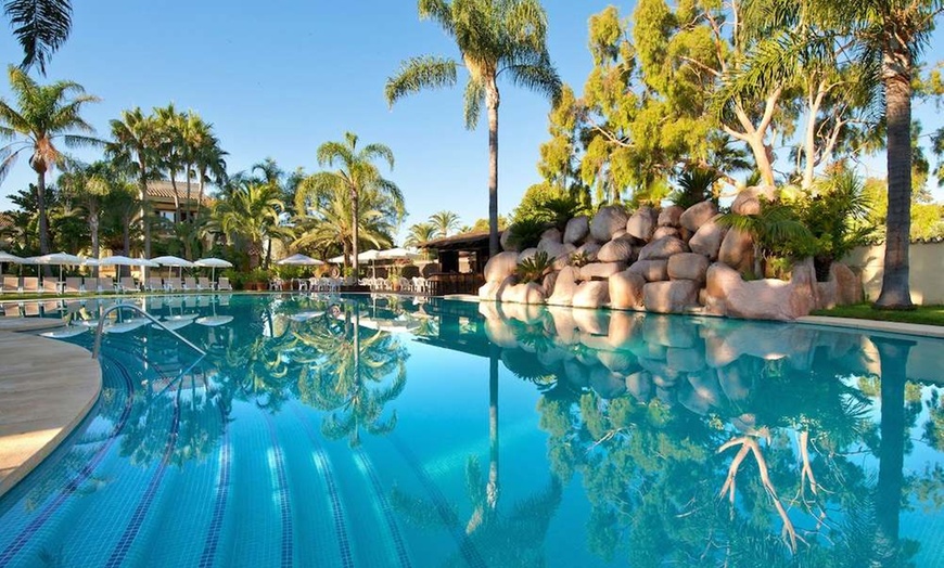 Image 1: ✈ COSTA DEL SOL | Marbella - BlueBay Banús 4*, 3 Nächte - Außenpool