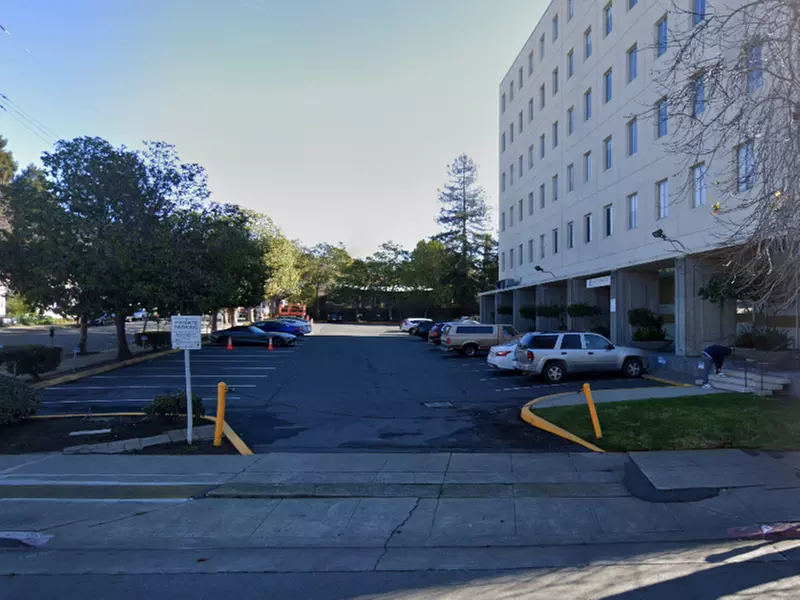 Parking at 2855 Telegraph Ave. Lot
