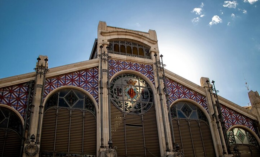 Image 2: Valencia Tapas & Go: Mercado de la mañana o bocados nocturnos