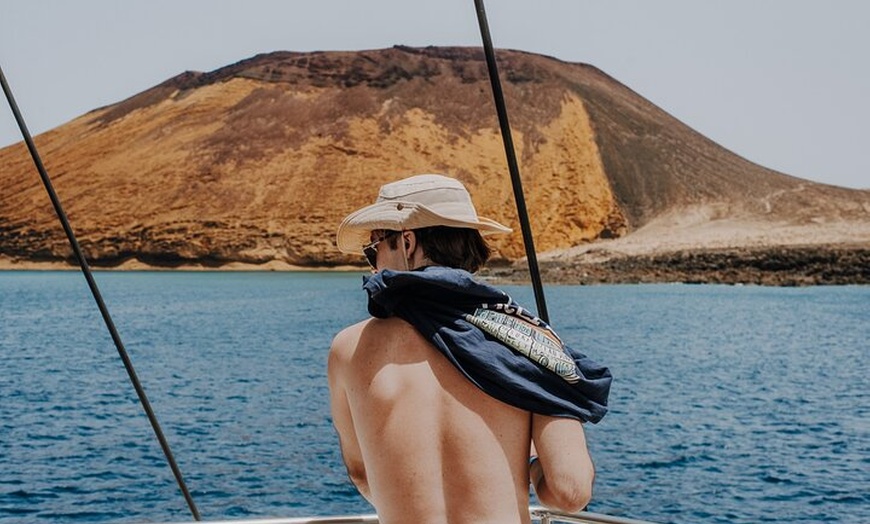Image 8: Excursión en catamarán a la isla de La Graciosa