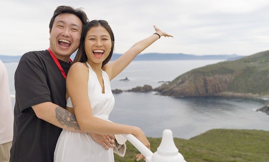Image 2: Bruny Island Food, Sightseeing, Guided Lighthouse Tour & Lunch