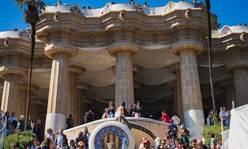 Image 2: Barcelona : Visita Guiada al Park Güell & Entradas con Entrada Rápida