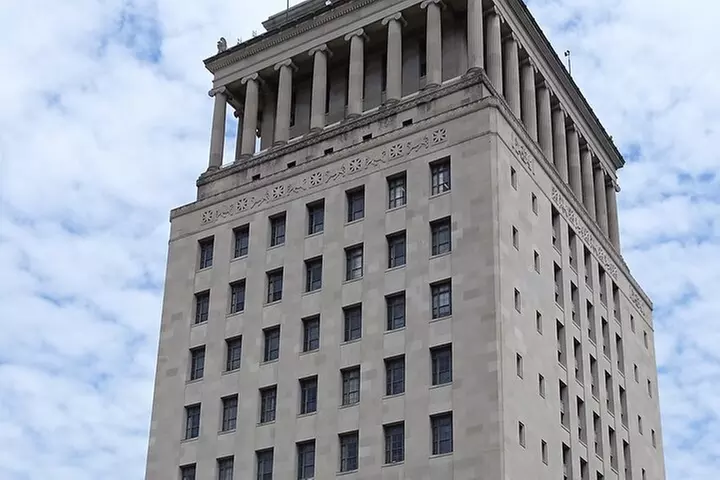 Landmarks Downtown-West Walking Tour