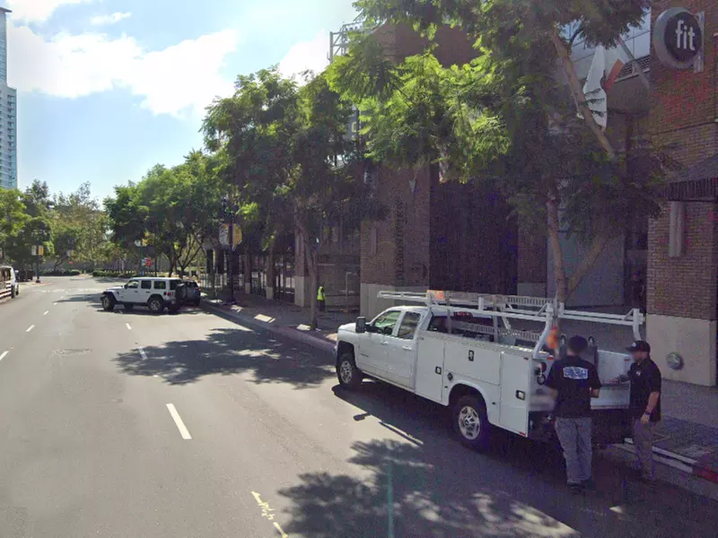 Parking at Diamond View Tower Garage