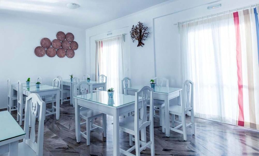 Image 8: ✈ SANTORINI | Kamari - Hotel Selini 3*, 3 nights - Seafront