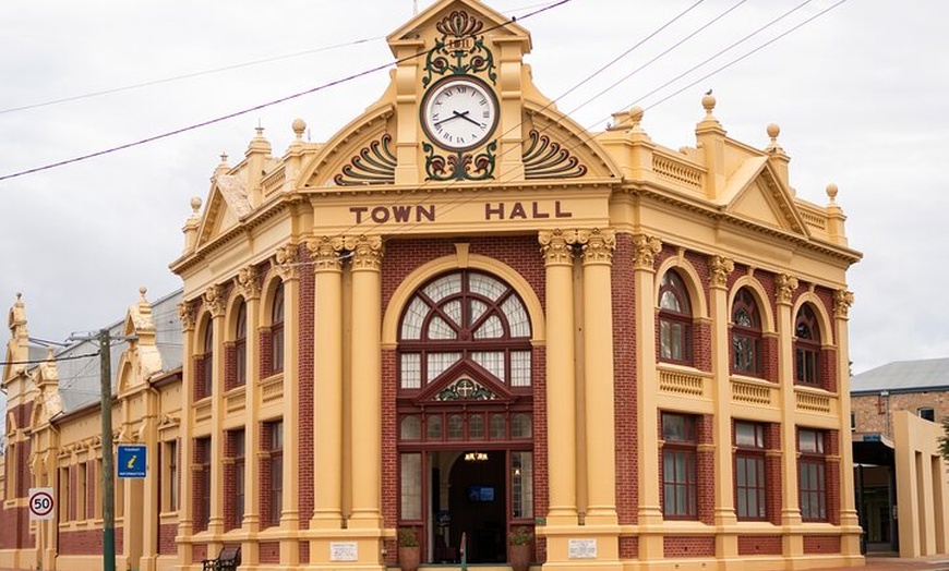 Image 4: Perth Wave Rock Day Trip Explore York Town and Wave Rock