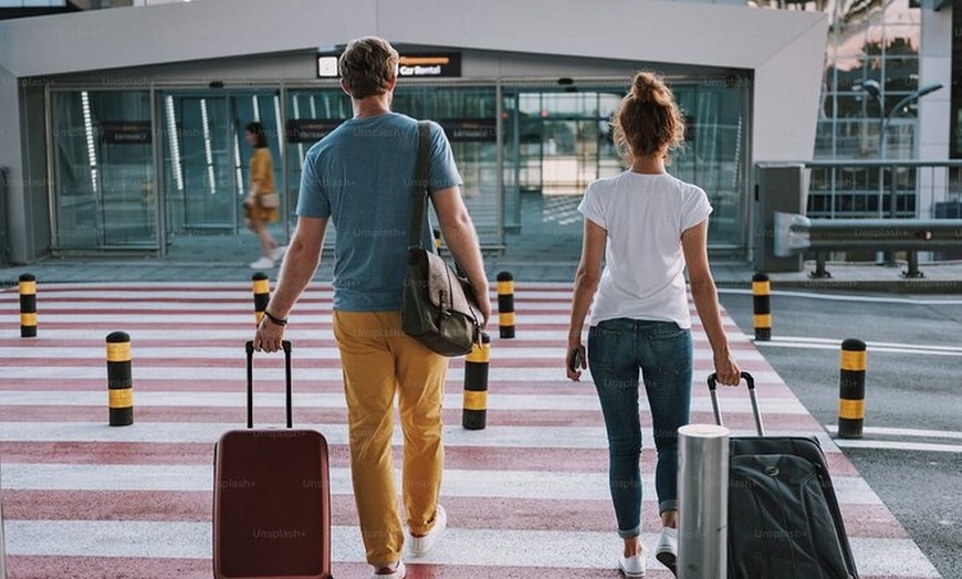 Image 3: Transfert privé de l'aéroport CDG ou ORLY à la ville de Paris