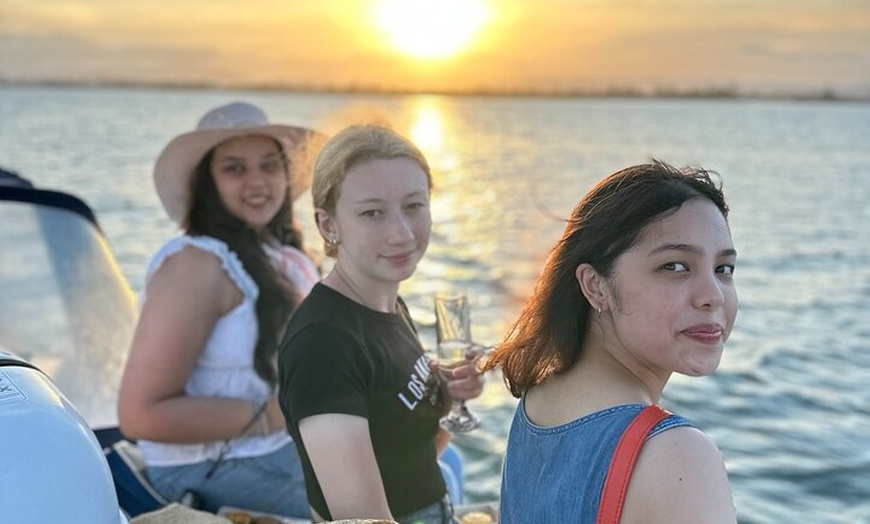Image 13: Gold Coast 2 hour Sunset Sailing Cruise with Drinks&Tasting Plate