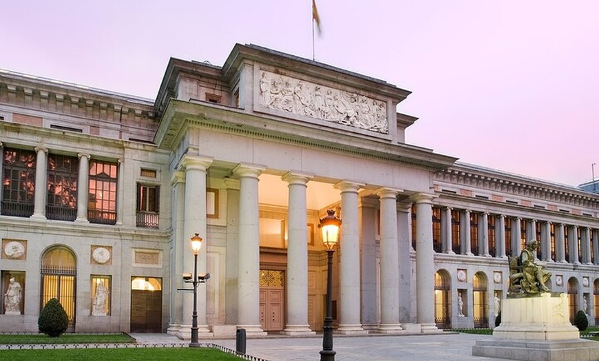 Image 2: Museo del Prado con guía oficial en grupos reducidos