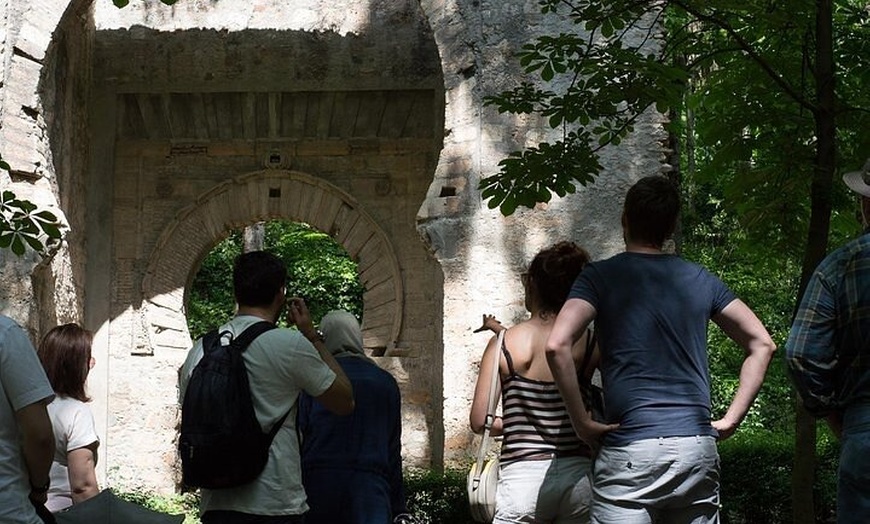 Image 8: Recorrido en audio por los alrededores de la Alhambra 24 paradas de...