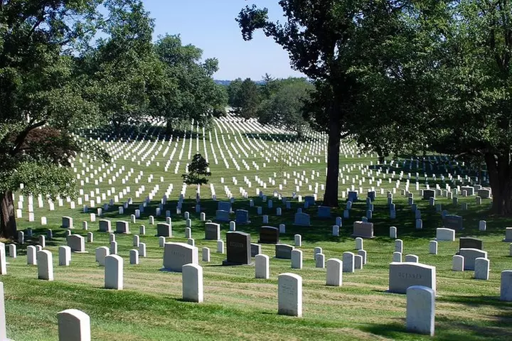 Arlington Cemetery Walk with Tomb Unknown Soldier & JFK Gravesite
