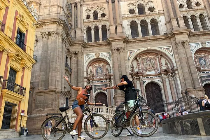 2h E-bike tour en Málaga