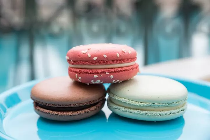 Las Vegas: The Strip's Celebrity Chefs Tour or Downtown Food Tour
