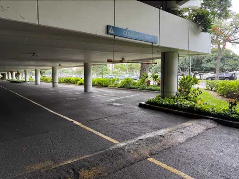 Parking at P1706 - Ala Moana Center - Macy Ground Garage