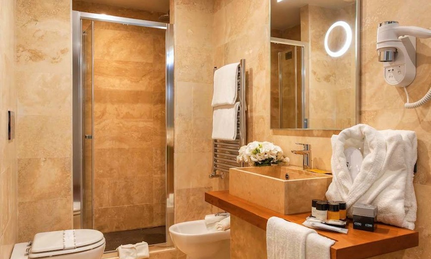 Image 4: ✈ ITALIA | Roma - The Code Hotel 4* - Spa