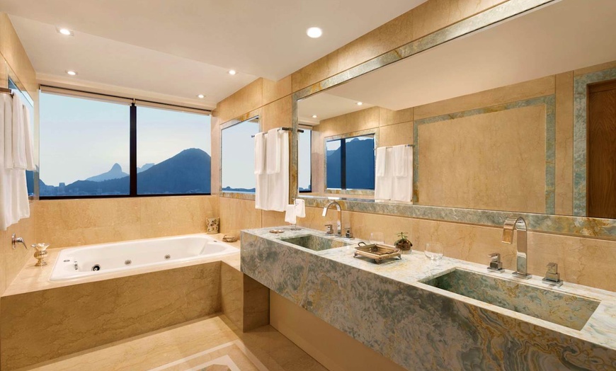 Image 10: ✈ BRASILE | Rio De Janeiro - Hilton Rio de Janeiro Copacabana 5*, 5...