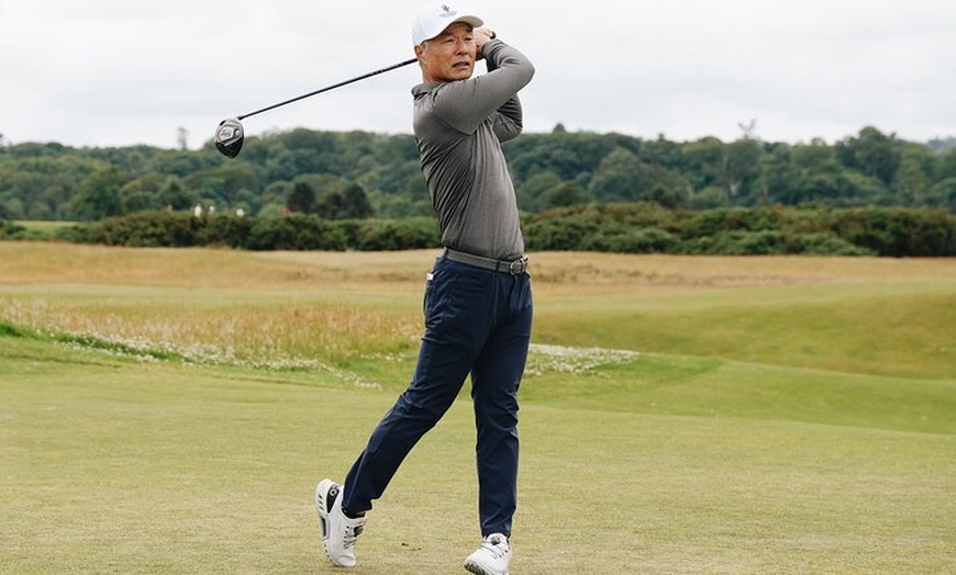 Image 9: Premium Golf Photo Experience in St Andrews Old Course