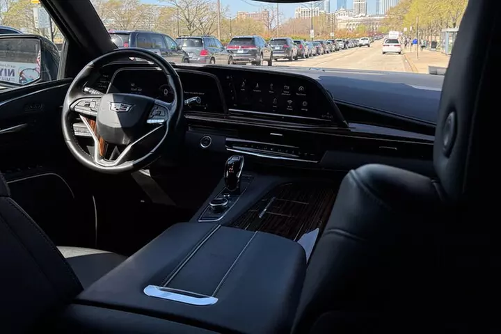 Private SUV Transfer from O'Hare Midway Airport to Chicago