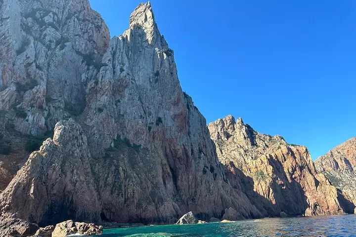 Excursion en Petit Comité dans la Réserve de Scandola