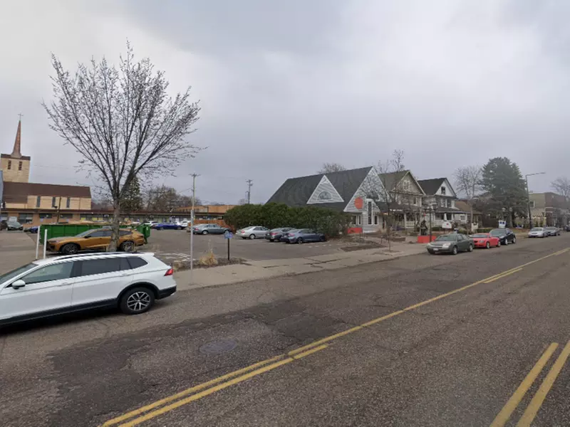 Parking at 917 Grand Ave. Lot