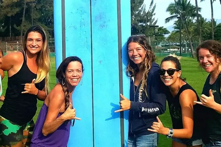 Group Surf Lesson at Kalama Beach in Kihei