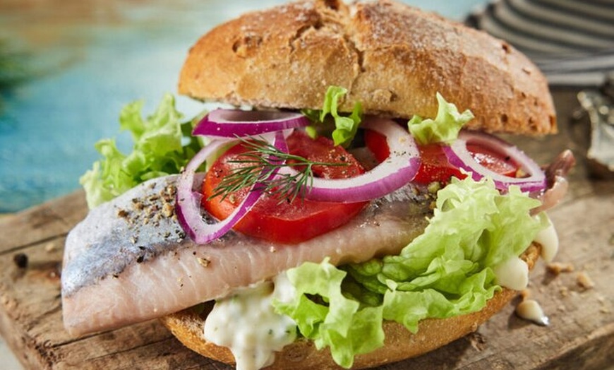 Image 5: True Berlin Street Food Tour – Global Flavors am Alexanderplatz