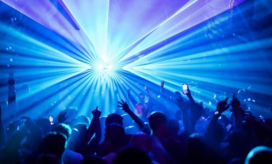 Image 21: Ibiza : 3 x discoteca y piscina Party Pass